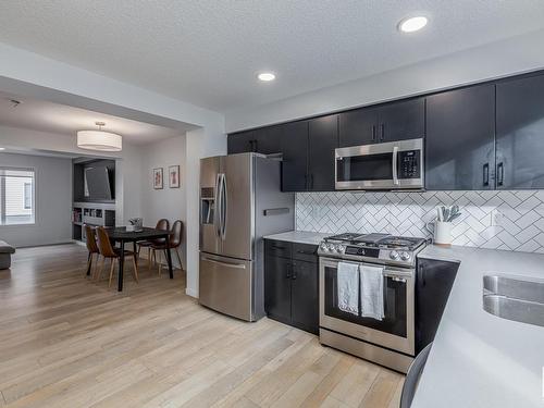 29 1110 Daniels Link, Edmonton, AB - Indoor Photo Showing Kitchen With Upgraded Kitchen