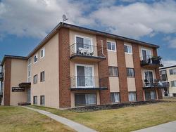 #202 15930 109 AV NW  Edmonton, AB T5P 1B7