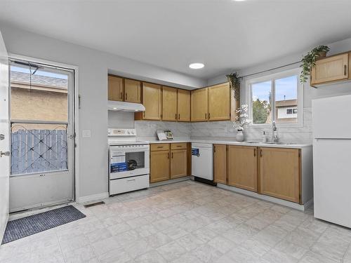 4424 33A Avenue, Edmonton, AB - Indoor Photo Showing Kitchen