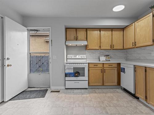 4424 33A Avenue, Edmonton, AB - Indoor Photo Showing Kitchen