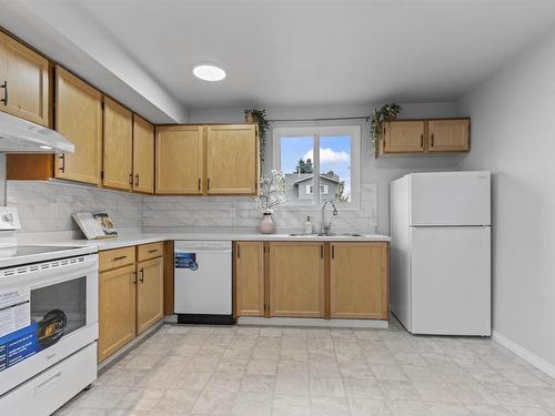 4424 33A Avenue, Edmonton, AB - Indoor Photo Showing Kitchen