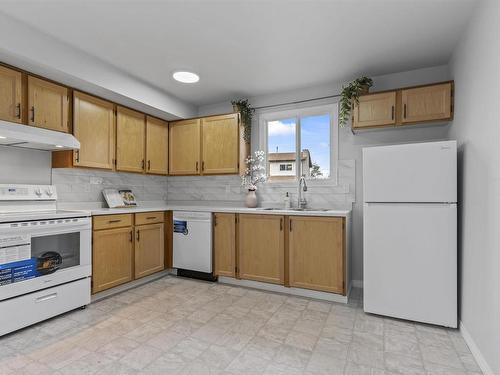 4424 33A Avenue, Edmonton, AB - Indoor Photo Showing Kitchen