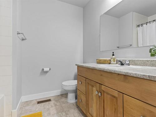 4424 33A Avenue, Edmonton, AB - Indoor Photo Showing Bathroom