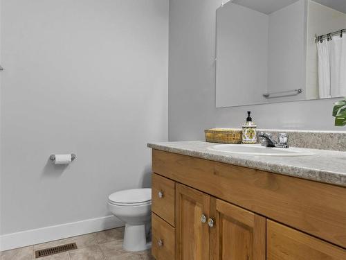 4424 33A Avenue, Edmonton, AB - Indoor Photo Showing Bathroom