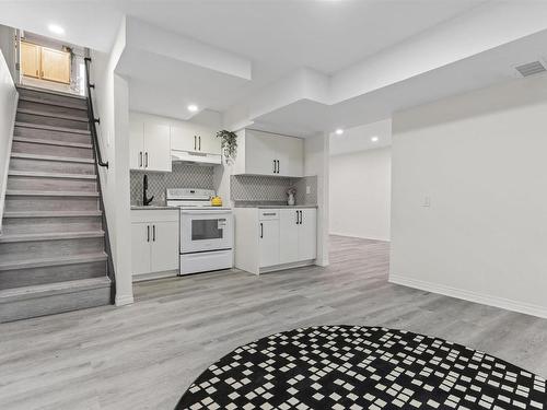 4424 33A Avenue, Edmonton, AB - Indoor Photo Showing Kitchen