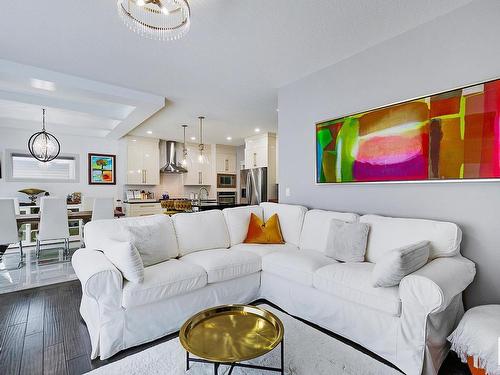 3366 Chickadee Drive, Edmonton, AB - Indoor Photo Showing Living Room