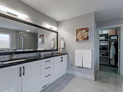 3366 Chickadee Drive, Edmonton, AB - Indoor Photo Showing Bathroom