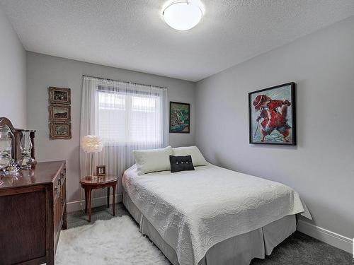 3366 Chickadee Drive, Edmonton, AB - Indoor Photo Showing Bedroom