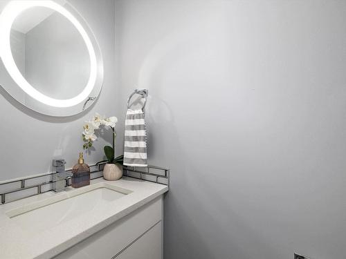 15G Callingwood Court, Edmonton, AB - Indoor Photo Showing Bathroom