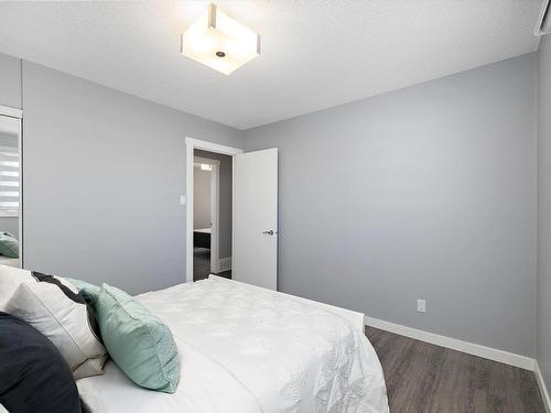 15G Callingwood Court, Edmonton, AB - Indoor Photo Showing Bedroom