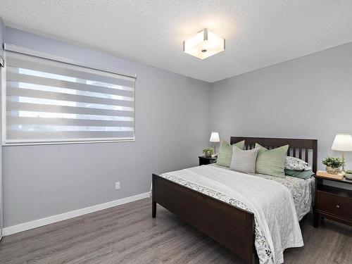 15G Callingwood Court, Edmonton, AB - Indoor Photo Showing Bedroom