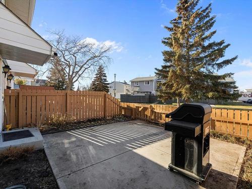 15G Callingwood Court, Edmonton, AB - Outdoor