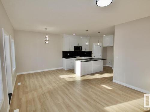 Upper 8835 Carson Way, Edmonton, AB - Indoor Photo Showing Kitchen