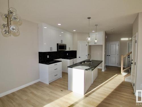 Upper 8835 Carson Way, Edmonton, AB - Indoor Photo Showing Kitchen With Upgraded Kitchen