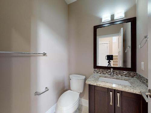 4160 Charles Link, Edmonton, AB - Indoor Photo Showing Bathroom