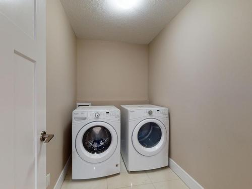 4160 Charles Link, Edmonton, AB - Indoor Photo Showing Laundry Room