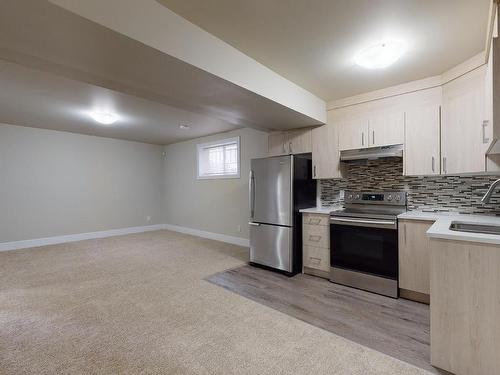 4160 Charles Link, Edmonton, AB - Indoor Photo Showing Kitchen