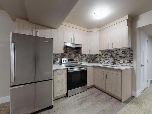 4160 Charles Link, Edmonton, AB - Indoor Photo Showing Kitchen With Upgraded Kitchen