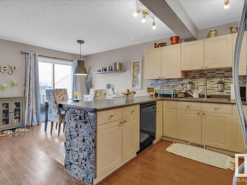 87 Ventura Street, Spruce Grove, AB - Indoor Photo Showing Kitchen