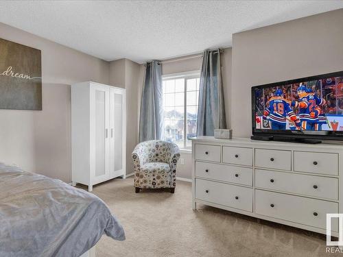 87 Ventura Street, Spruce Grove, AB - Indoor Photo Showing Bedroom