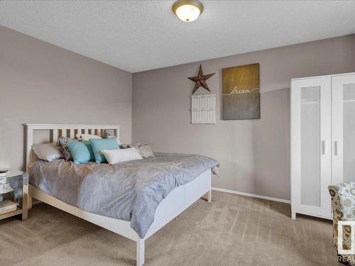 87 Ventura Street, Spruce Grove, AB - Indoor Photo Showing Bedroom