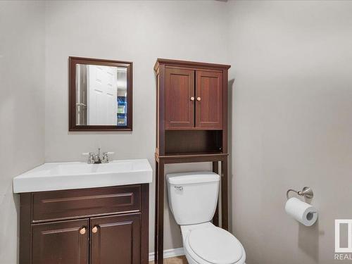 87 Ventura Street, Spruce Grove, AB - Indoor Photo Showing Bathroom