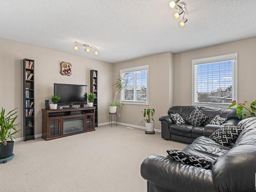 17632 87 Street, Edmonton, AB - Indoor Photo Showing Living Room