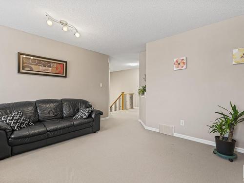 17632 87 Street, Edmonton, AB - Indoor Photo Showing Living Room