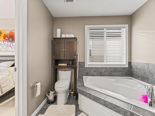 17632 87 Street, Edmonton, AB - Indoor Photo Showing Bathroom