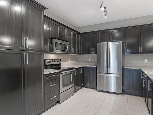 21932 97 Avenue, Edmonton, AB - Indoor Photo Showing Kitchen With Upgraded Kitchen