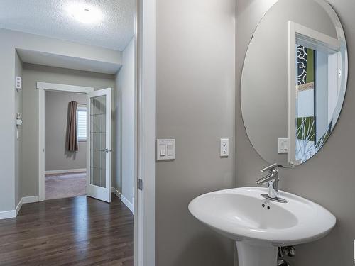 21932 97 Avenue, Edmonton, AB - Indoor Photo Showing Bathroom