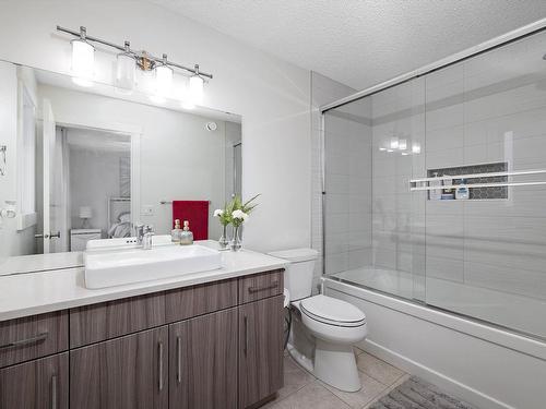 22347 93 Avenue, Edmonton, AB - Indoor Photo Showing Bathroom