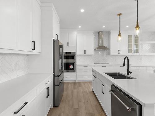 32 Avonlea Way, Spruce Grove, AB - Indoor Photo Showing Kitchen With Double Sink With Upgraded Kitchen