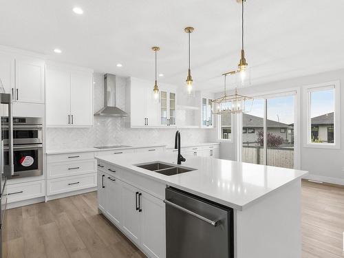 32 Avonlea Way, Spruce Grove, AB - Indoor Photo Showing Kitchen With Double Sink With Upgraded Kitchen