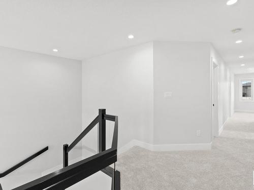 32 Avonlea Way, Spruce Grove, AB - Indoor Photo Showing Other Room