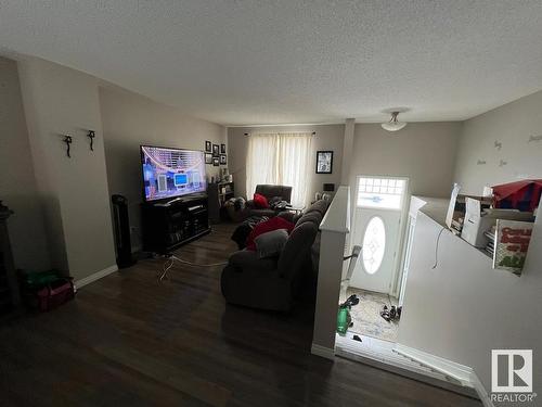 35 460 Hemingway Road, Edmonton, AB - Indoor