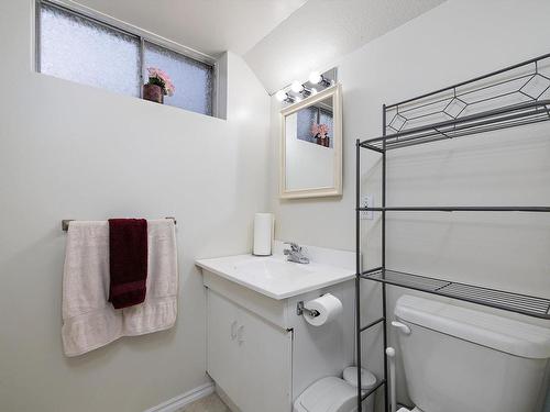 9635 149 Street, Edmonton, AB - Indoor Photo Showing Bathroom