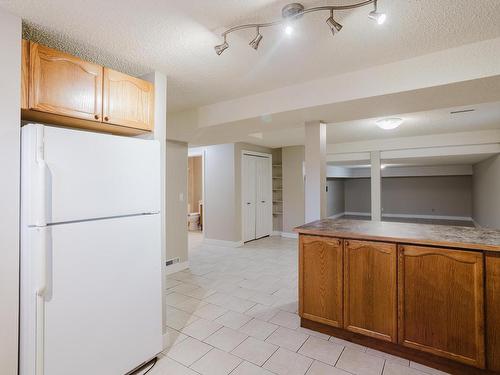 12812 47 Street, Edmonton, AB - Indoor Photo Showing Kitchen