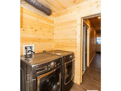 9731 109 Street, Westlock, AB - Indoor Photo Showing Laundry Room