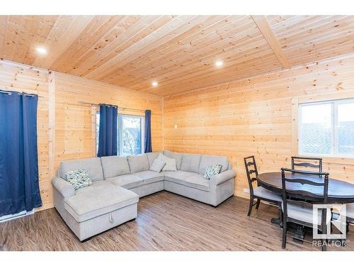 9731 109 Street, Westlock, AB - Indoor Photo Showing Living Room