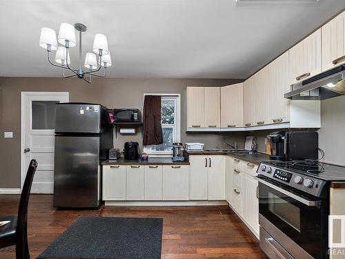 5123 52 Avenue, Tofield, AB - Indoor Photo Showing Kitchen