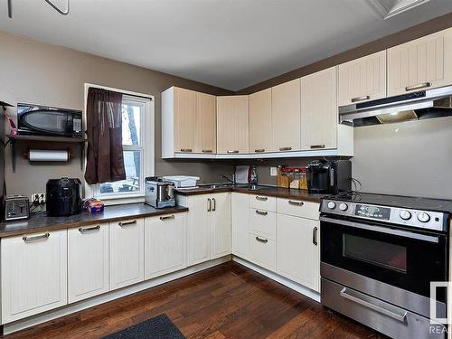 5123 52 Avenue, Tofield, AB - Indoor Photo Showing Kitchen