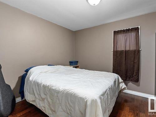 5123 52 Avenue, Tofield, AB - Indoor Photo Showing Bedroom