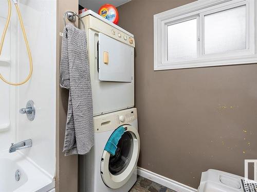 5123 52 Avenue, Tofield, AB - Indoor Photo Showing Laundry Room