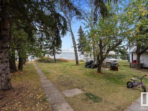 5123 52 Av, Tofield, AB 