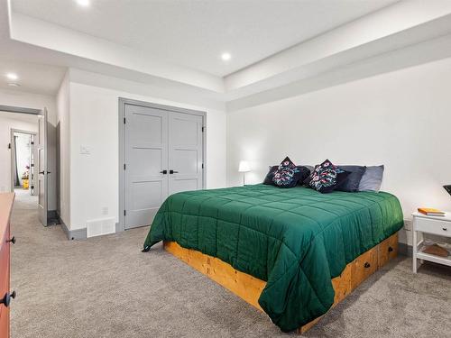 10518 45 Street, Edmonton, AB - Indoor Photo Showing Bedroom