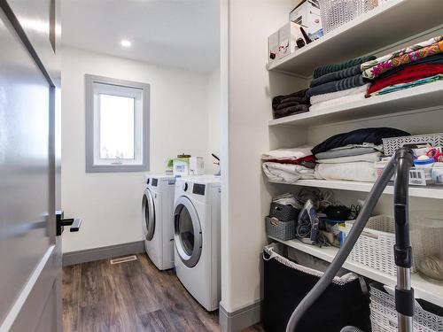 10518 45 Street, Edmonton, AB - Indoor Photo Showing Laundry Room