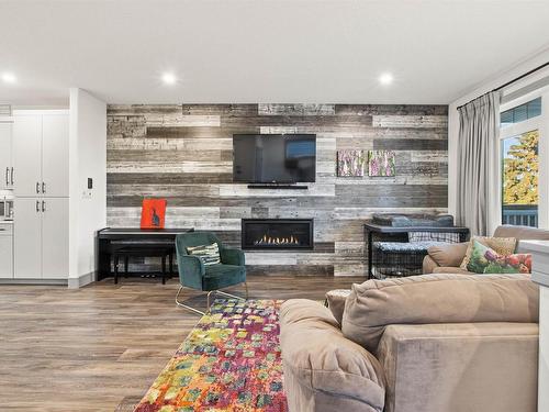 10518 45 Street, Edmonton, AB - Indoor Photo Showing Living Room With Fireplace