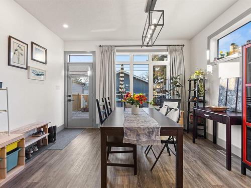 10518 45 Street, Edmonton, AB - Indoor Photo Showing Dining Room