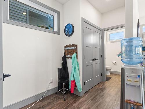 10518 45 Street, Edmonton, AB - Indoor Photo Showing Other Room